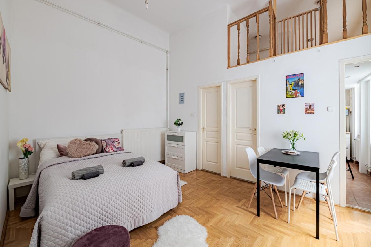 Vintage Home Next To Central Market Hall Budapest Luaran gambar