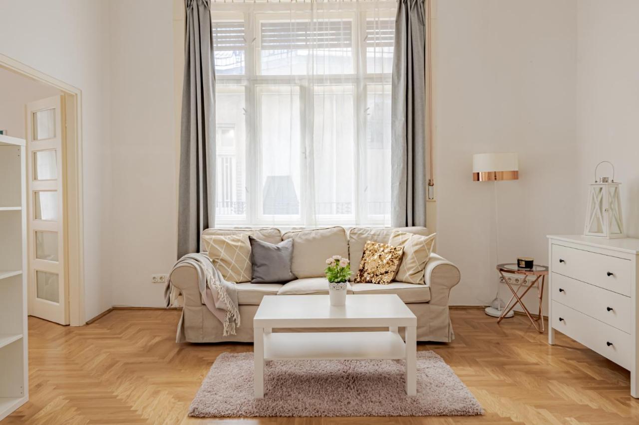 Vintage Home Next To Central Market Hall Budapest Luaran gambar