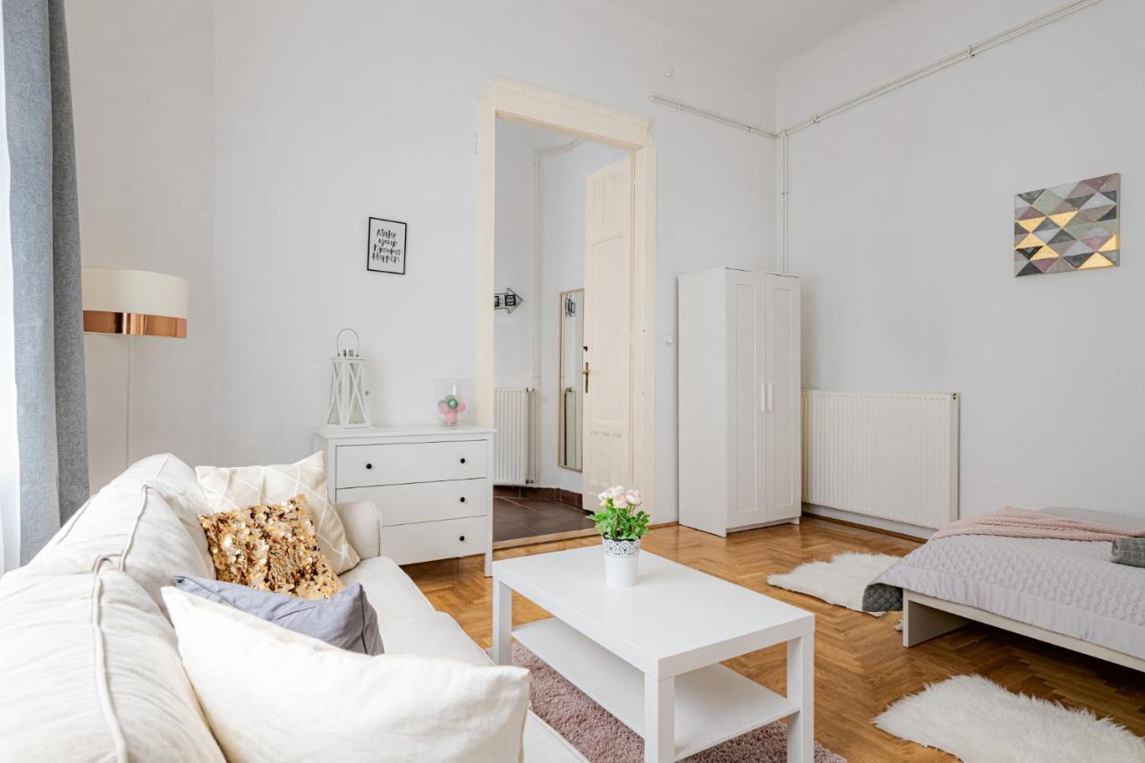Vintage Home Next To Central Market Hall Budapest Luaran gambar
